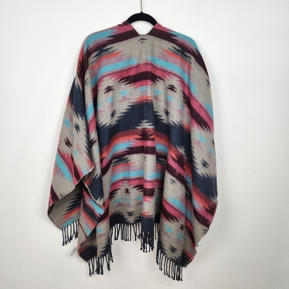 American Eagle Outfitters Aztec Print Poncho - Picture 5 of 5